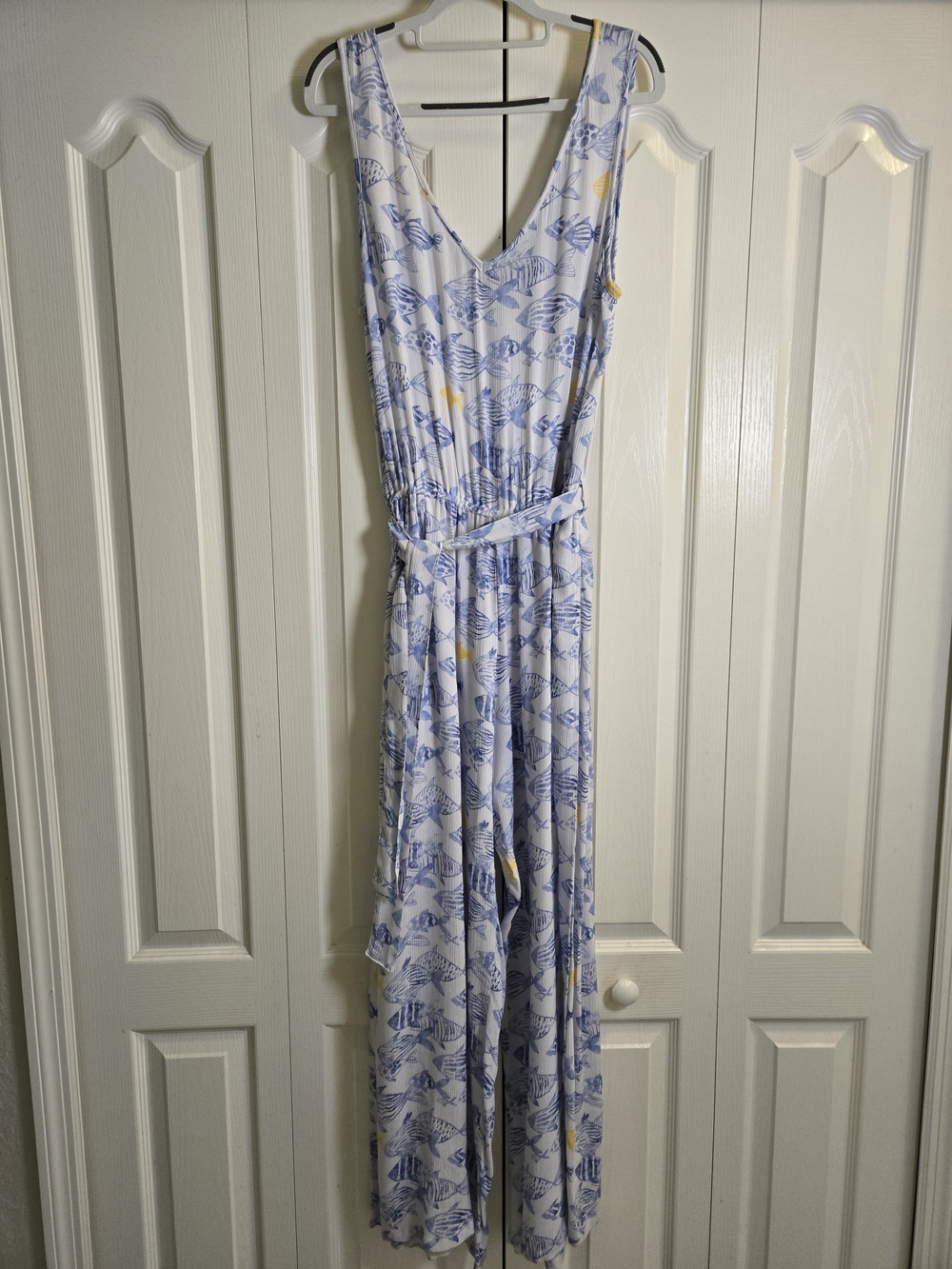 Sleeveless Blue & White Fish-Print V-Neck Jumpsuit with Tie Waist - Picture 2 of 16